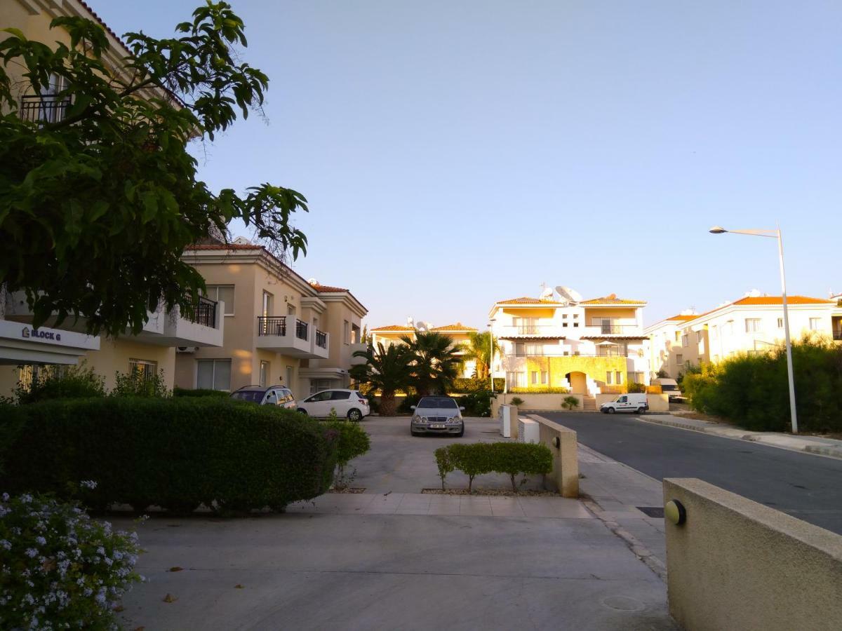 Enjoy The Silence Apartments Paphos Exterior foto